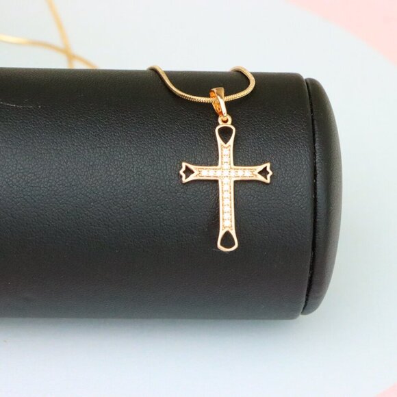 "Elegant Rose Gold Cross Pendant with CZ Stones and Cutout Design, XPPT1848 - Picture 4 of 13